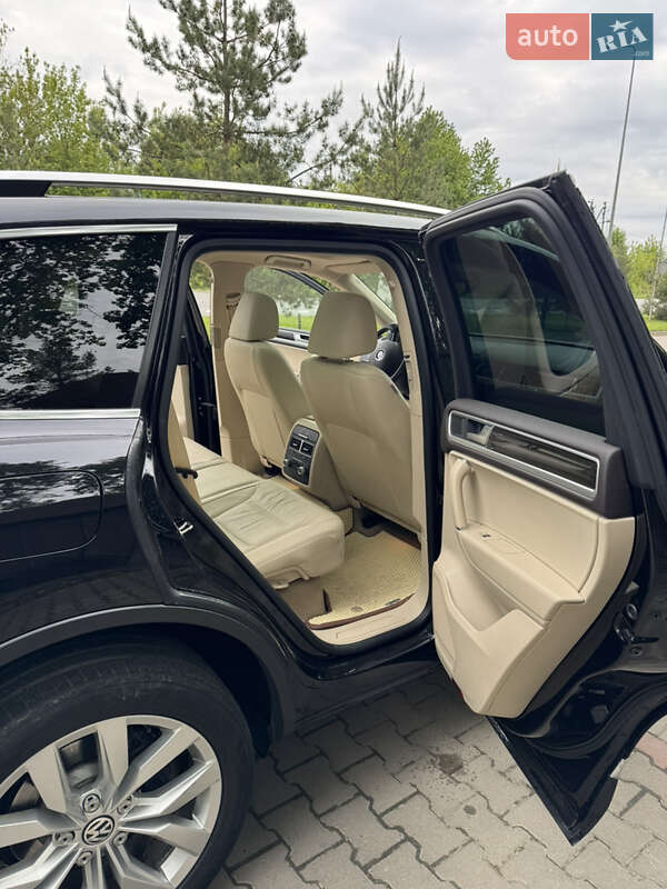 Позашляховик / Кросовер Volkswagen Touareg 2016 в Хмельницькому