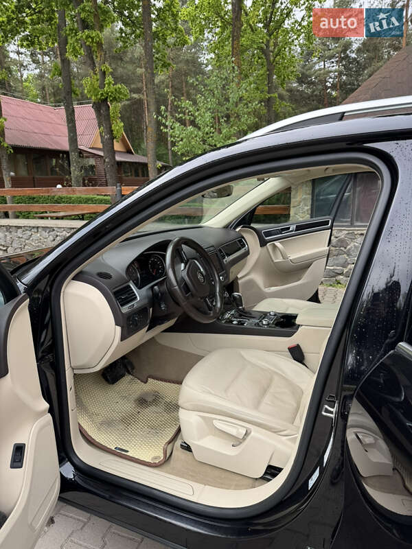 Позашляховик / Кросовер Volkswagen Touareg 2016 в Хмельницькому