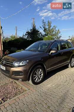 Внедорожник / Кроссовер Volkswagen Touareg 2012 в Золочеве