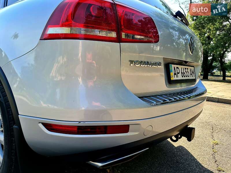 Позашляховик / Кросовер Volkswagen Touareg 2013 в Києві