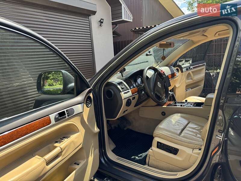 Позашляховик / Кросовер Volkswagen Touareg 2009 в Ватутіному