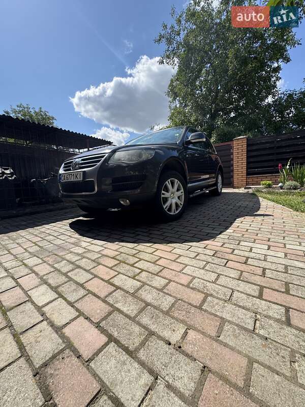 Позашляховик / Кросовер Volkswagen Touareg 2009 в Ватутіному