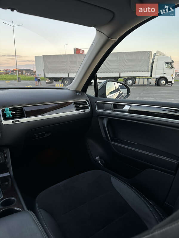 Внедорожник / Кроссовер Volkswagen Touareg 2012 в Львове фото 21 Внедорожник / Кроссовер Volkswagen Touareg 2012 в Львове