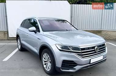 Внедорожник / Кроссовер Volkswagen Touareg 2019 в Киеве