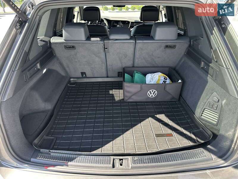 Внедорожник / Кроссовер Volkswagen Touareg 2023 в Полтаве