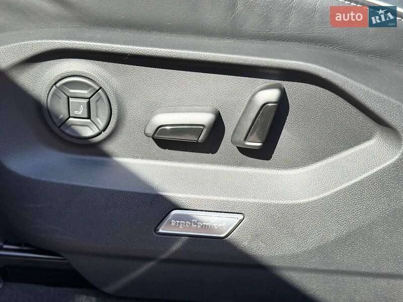 Внедорожник / Кроссовер Volkswagen Touareg 2023 в Полтаве