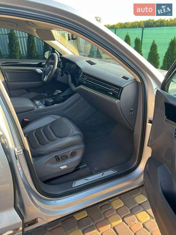 Внедорожник / Кроссовер Volkswagen Touareg 2018 в Кропивницком