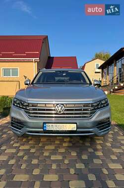 Внедорожник / Кроссовер Volkswagen Touareg 2018 в Кропивницком