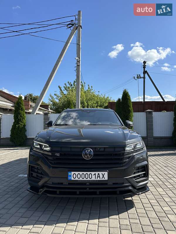 Внедорожник / Кроссовер Volkswagen Touareg 2023 в Киеве