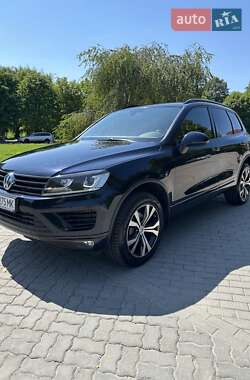 Внедорожник / Кроссовер Volkswagen Touareg 2015 в Тернополе