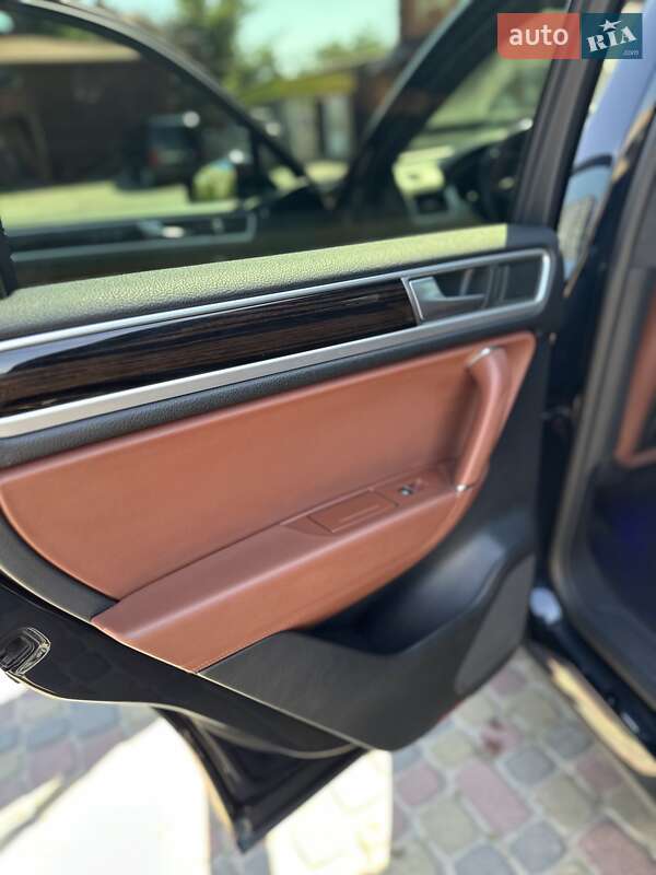 Внедорожник / Кроссовер Volkswagen Touareg 2015 в Тернополе фото 21 Внедорожник / Кроссовер Volkswagen Touareg 2015 в Тернополе