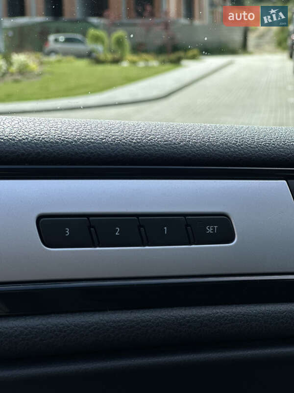 Позашляховик / Кросовер Volkswagen Touareg 2013 в Львові фото 18 Позашляховик / Кросовер Volkswagen Touareg 2013 в Львові