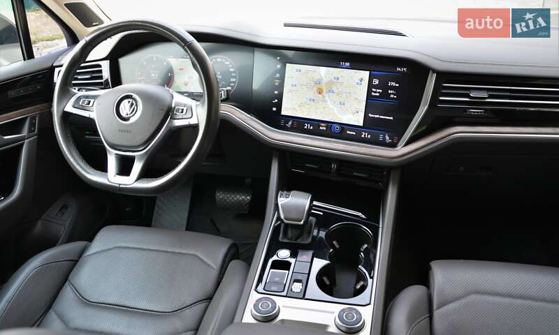 Внедорожник / Кроссовер Volkswagen Touareg 2019 в Киеве