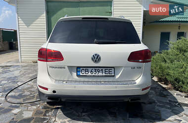 Внедорожник / Кроссовер Volkswagen Touareg 2011 в 