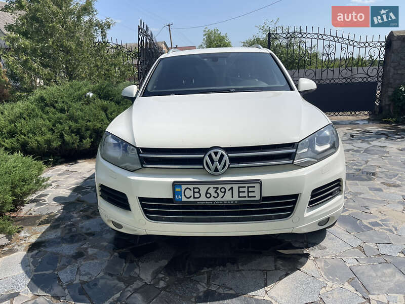 Внедорожник / Кроссовер Volkswagen Touareg 2011 в 