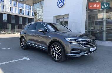 Позашляховик / Кросовер Volkswagen Touareg 2021 в Івано-Франківську