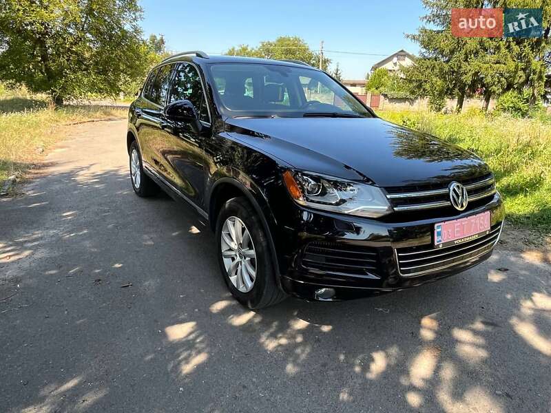 Внедорожник / Кроссовер Volkswagen Touareg 2013 в Дубно