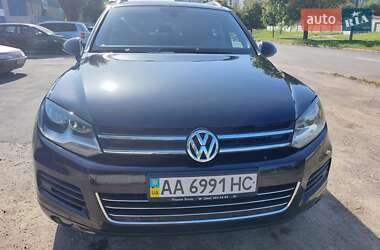 Позашляховик / Кросовер Volkswagen Touareg 2012 в Києві
