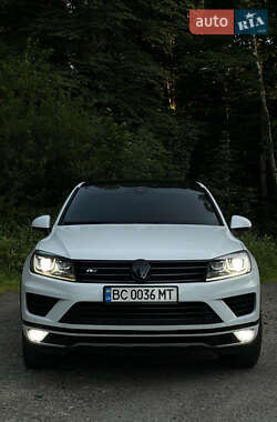 Позашляховик / Кросовер Volkswagen Touareg 2016 в Бориславі
