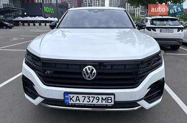 Позашляховик / Кросовер Volkswagen Touareg 2018 в Києві
