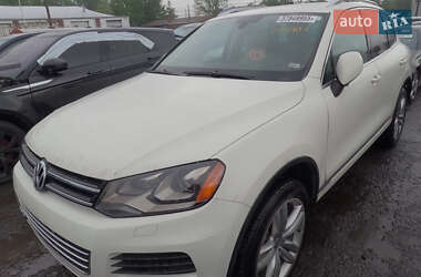 Внедорожник / Кроссовер Volkswagen Touareg 2011 в Хмельницком