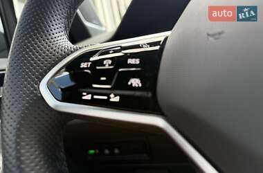Позашляховик / Кросовер Volkswagen Touareg 2023 в Києві