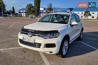 Внедорожник / Кроссовер Volkswagen Touareg 2011 в Житомире