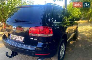 Внедорожник / Кроссовер Volkswagen Touareg 2006 в Снигиревке
