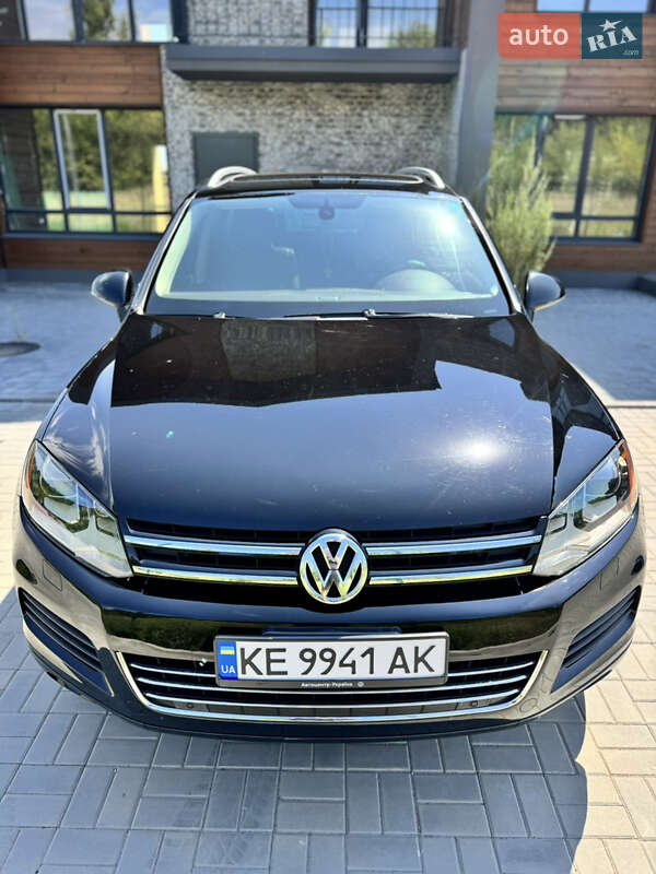 Позашляховик / Кросовер Volkswagen Touareg 2012 в Дніпрі