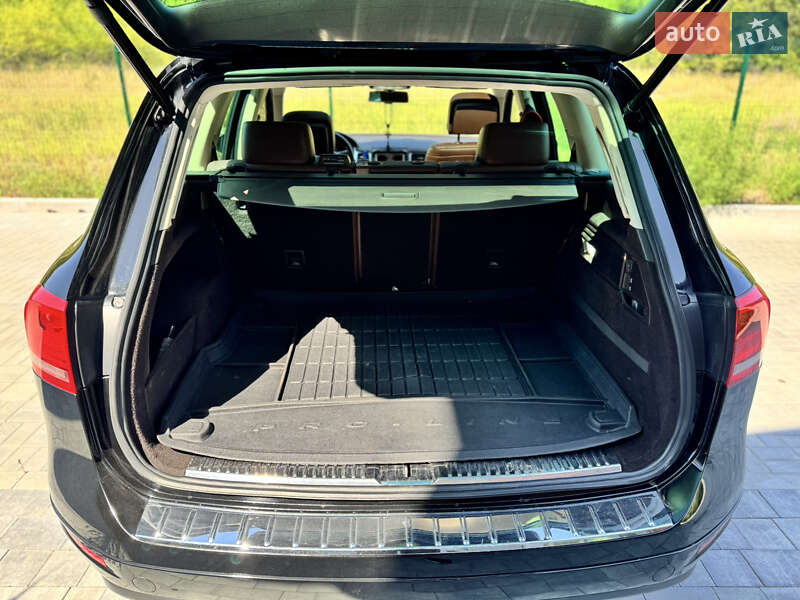 Позашляховик / Кросовер Volkswagen Touareg 2012 в Дніпрі