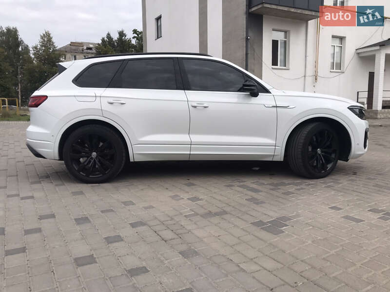 Внедорожник / Кроссовер Volkswagen Touareg 2020 в Березному