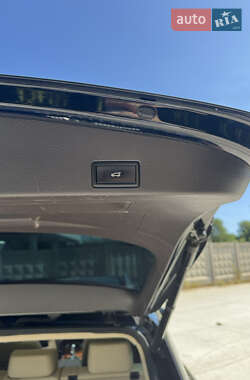 Внедорожник / Кроссовер Volkswagen Touareg 2010 в 