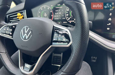 Внедорожник / Кроссовер Volkswagen Touareg 2022 в 