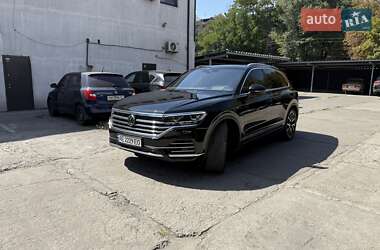 Позашляховик / Кросовер Volkswagen Touareg 2022 в  фото 12 Позашляховик / Кросовер Volkswagen Touareg 2022 в