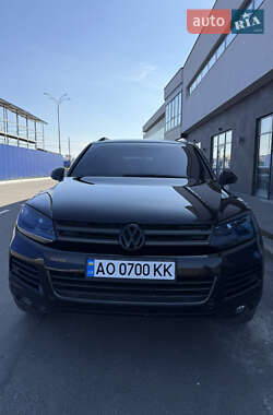 Внедорожник / Кроссовер Volkswagen Touareg 2012 в Ужгороде