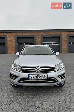 Позашляховик / Кросовер Volkswagen Touareg 2017 в Чернівцях