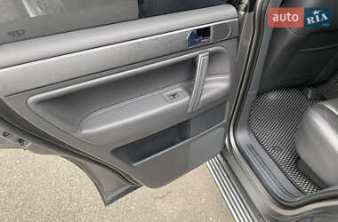 Внедорожник / Кроссовер Volkswagen Touareg 2009 в 