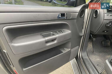 Внедорожник / Кроссовер Volkswagen Touareg 2009 в 