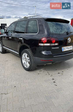 Внедорожник / Кроссовер Volkswagen Touareg 2008 в 