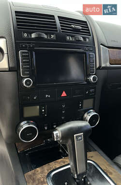 Внедорожник / Кроссовер Volkswagen Touareg 2008 в 