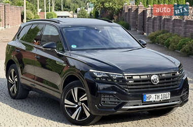 Позашляховик / Кросовер Volkswagen Touareg 2020 в Рівному