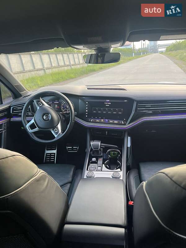 Внедорожник / Кроссовер Volkswagen Touareg 2018 в Коростене фото 14 Внедорожник / Кроссовер Volkswagen Touareg 2018 в Коростене