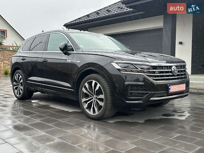 Позашляховик / Кросовер Volkswagen Touareg 2018 в Луцьку