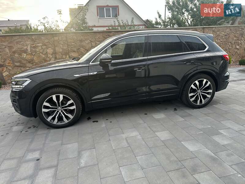 Позашляховик / Кросовер Volkswagen Touareg 2018 в Луцьку