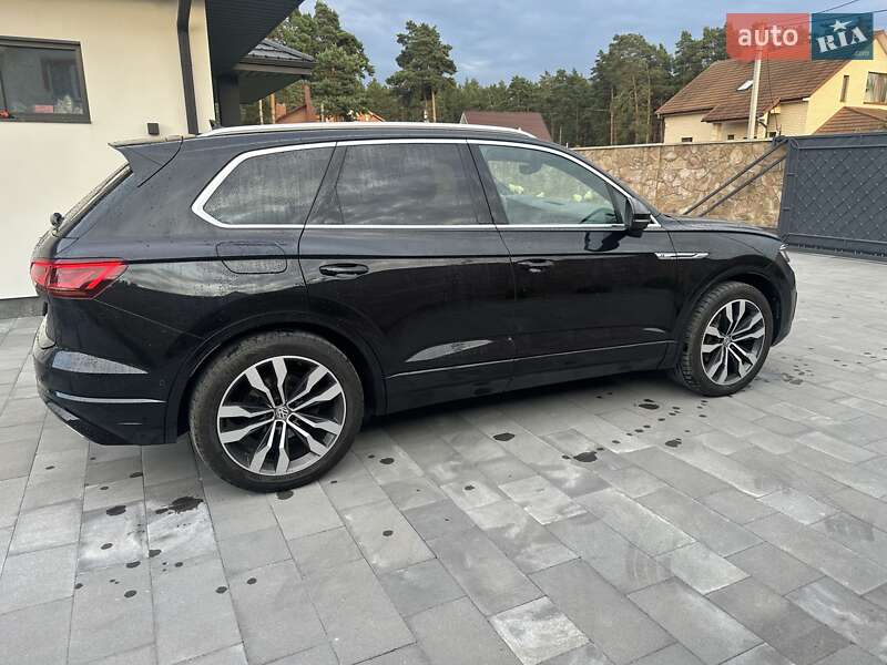 Позашляховик / Кросовер Volkswagen Touareg 2018 в Луцьку