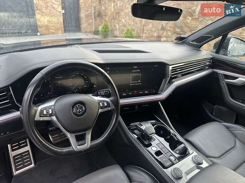 Позашляховик / Кросовер Volkswagen Touareg 2018 в Луцьку