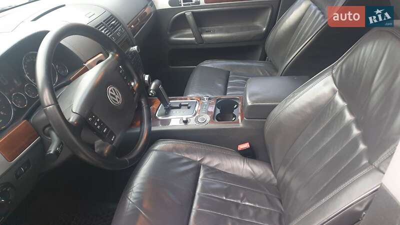 Внедорожник / Кроссовер Volkswagen Touareg 2008 в Днепре