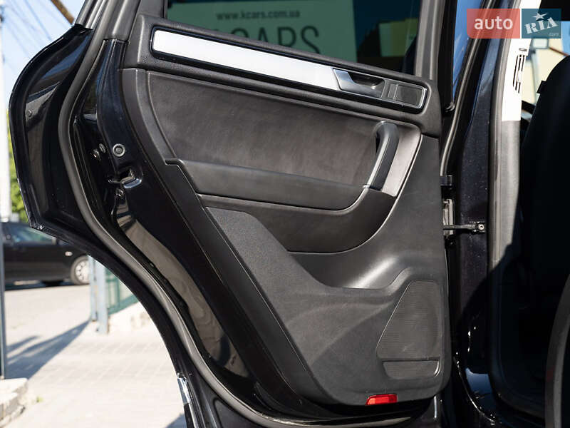 Позашляховик / Кросовер Volkswagen Touareg 2016 в Одесі фото 11 Позашляховик / Кросовер Volkswagen Touareg 2016 в Одесі