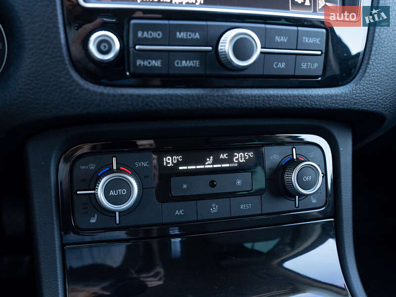 Позашляховик / Кросовер Volkswagen Touareg 2016 в Одесі фото 30 Позашляховик / Кросовер Volkswagen Touareg 2016 в Одесі