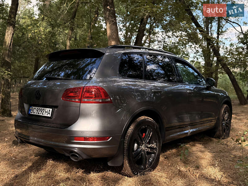 Внедорожник / Кроссовер Volkswagen Touareg 2013 в Кривом Роге